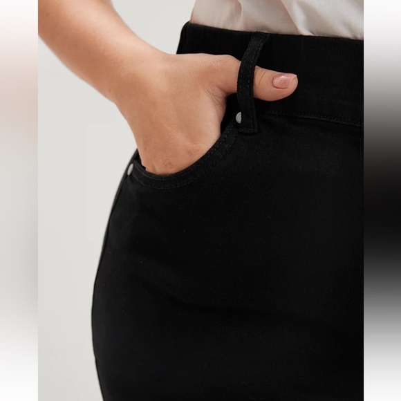 BloomChic Bootcut 4XL Slightly Stretchy High Rise Black Wash Pocket Full Jeans - Picture 6 of 7